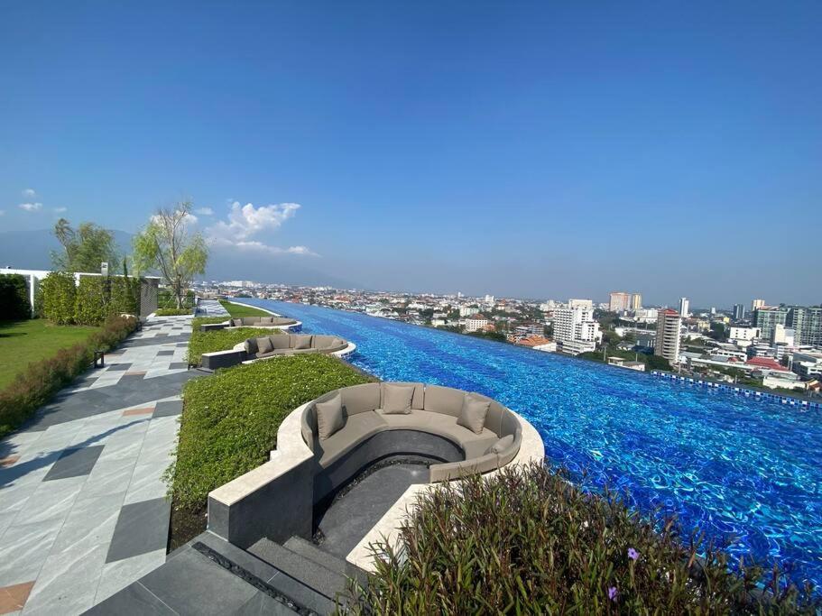 New & Cozy 2 Bedroom @ The Astra Sky River Čiang Mai Exteriér fotografie